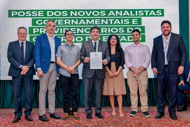41-analistas-governamentais-e-previdenciarios-sao-empossados-pelo-governo-do-piaui