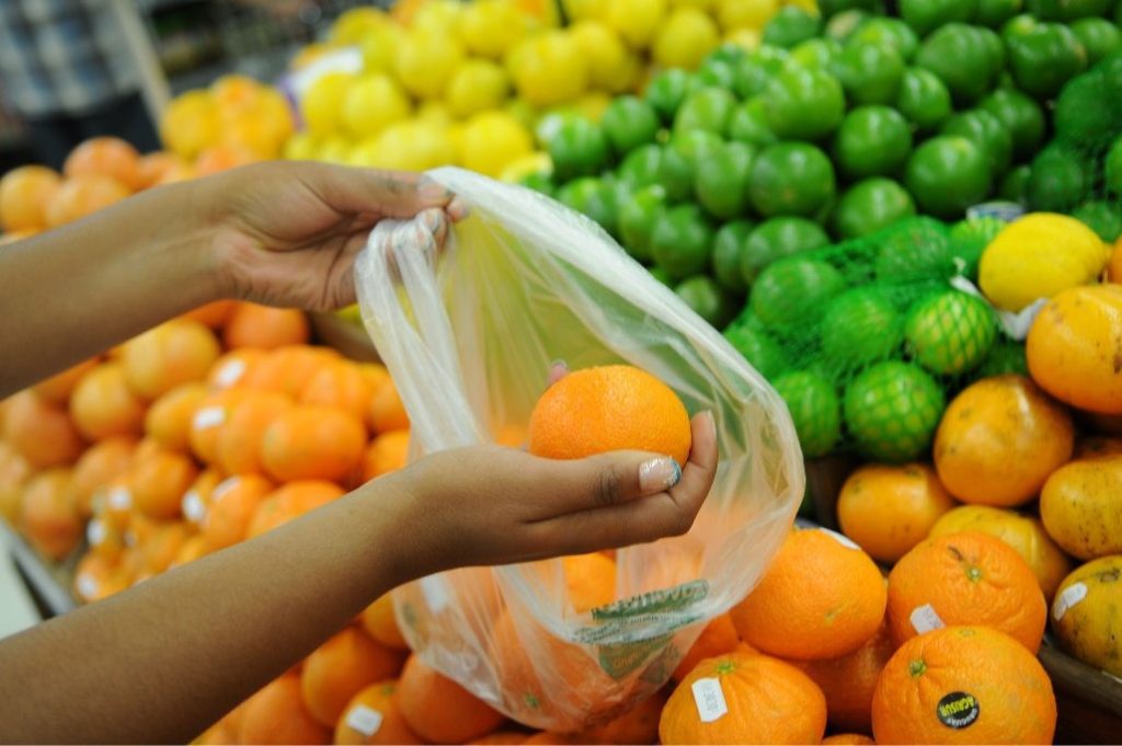 analise:-ipca-traz-boas-noticias-em-alimentos-e-bens-industriais;-servicos-ainda-mostram-pressoes