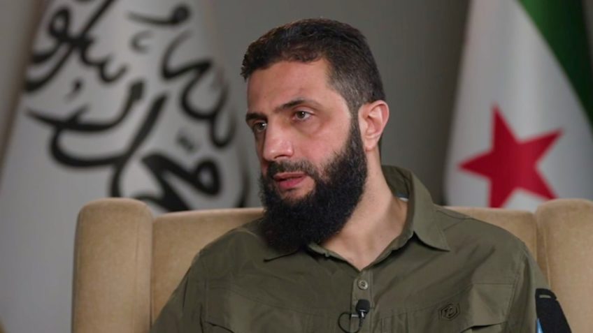 eua-revogam-status-de-terrorista-do-hts,-que-governa-a-siria