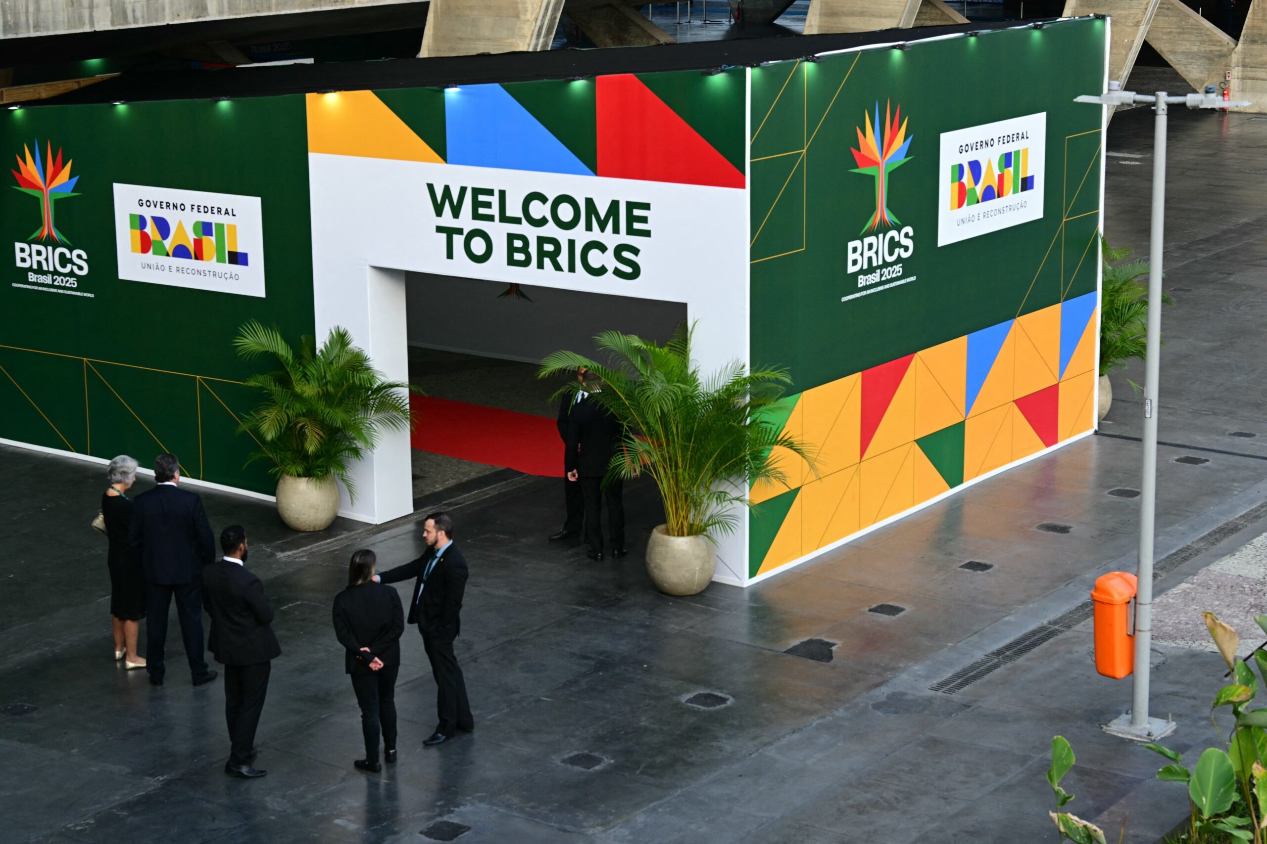como-a-crise-entre-brasil-e-eua-escalou-em-poucos-dias-com-reuniao-do-brics