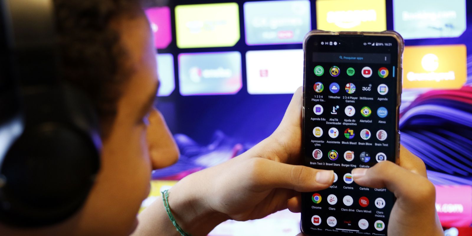 camara-aprova-projeto-contra-adultizacao-de-criancas-nas-redes-sociais