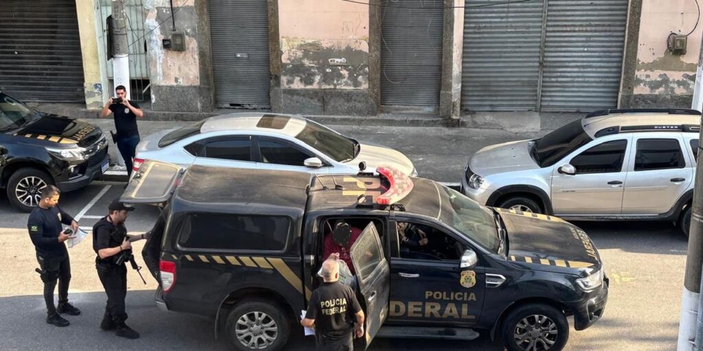 pf-prende-14-pessoas-de-quadrilha-que-criou-330-empresas-de-fachada