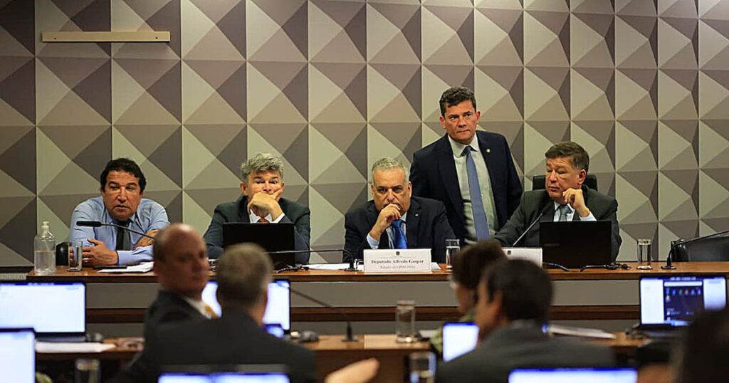 cpi-do-inss-vai-causar-mais-dano-a-lula-do-que-julgamento-ao-bolsonarismo