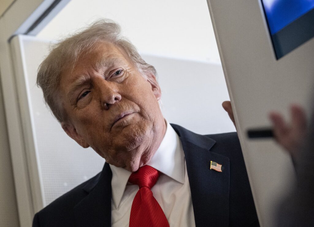 trump-anuncia-demissao-de-diretora-do-fed;-caso-pode-parar-na-suprema-corte