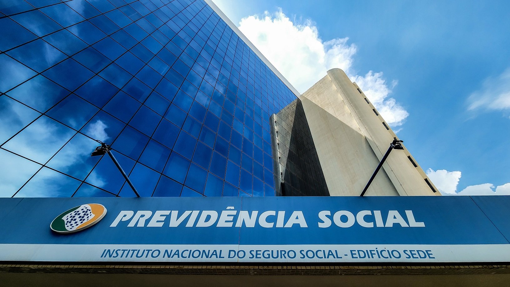 cpi-aprova-ouvir-55-pessoas,-como-careca-do-inss,-lupi-e-ex-ministros-da-previdencia