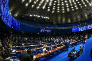 senado-aprova-regras-rigidas-a-‘devedor-contumaz’-e-novas-exigencias-para-venda-de-combustiveis