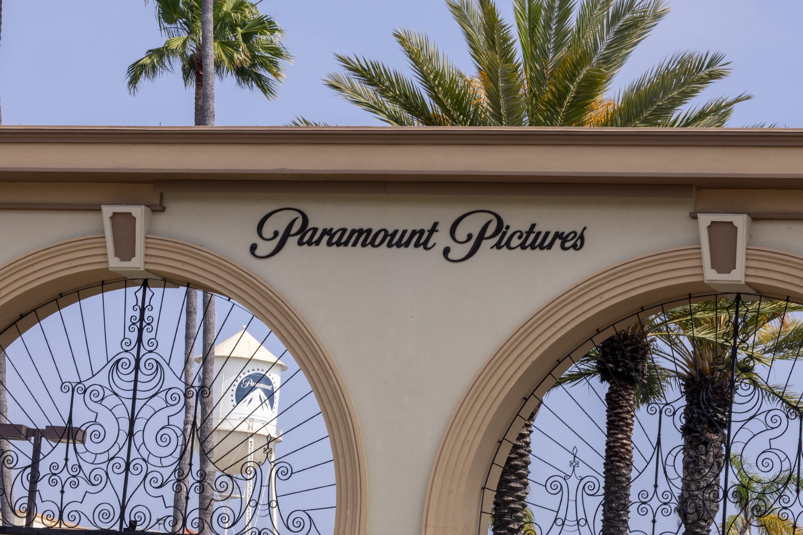 paramount-passa-a-exigir-retorno-ao-escritorio-5-dias-por-semana-antes-de-cortes-de-custos