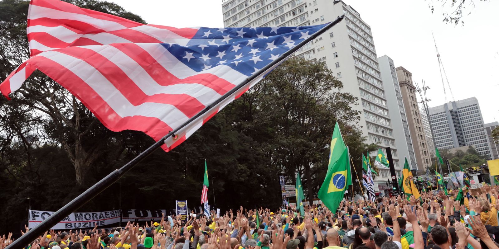 ato-pro-bolsonaro-une-governadores-e-parlamentares-de-direita-em-sp