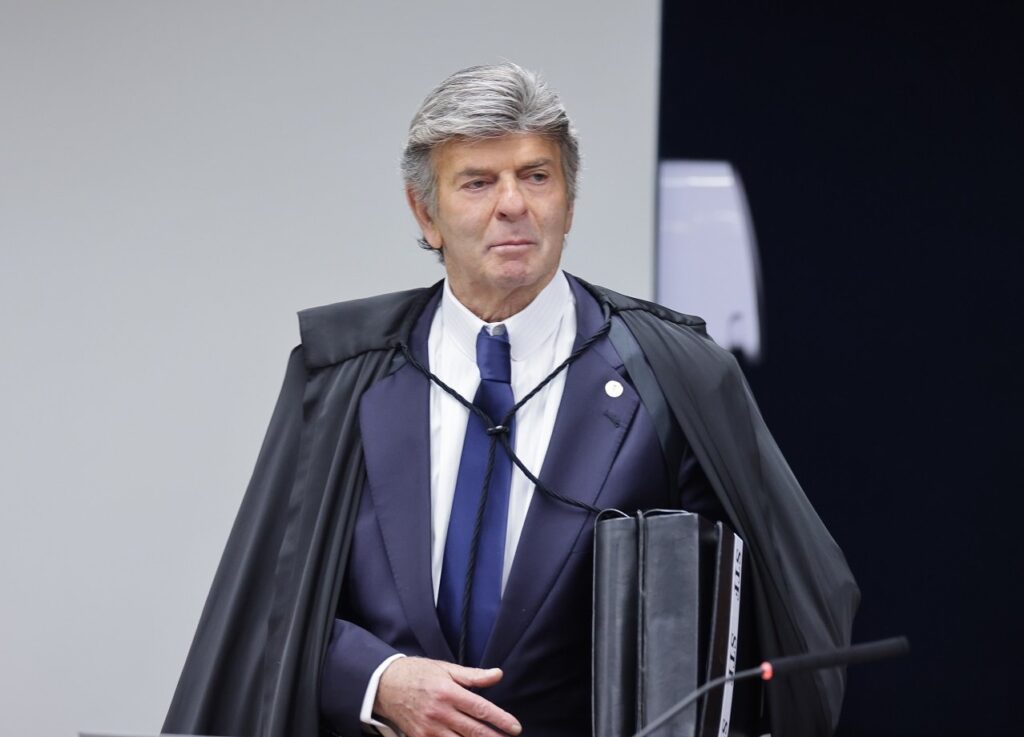 absolvicao-de-bolsonaro-e-mais-5,-condenacao-de-cid-e-braga-netto:-entenda-o-voto-de-fux