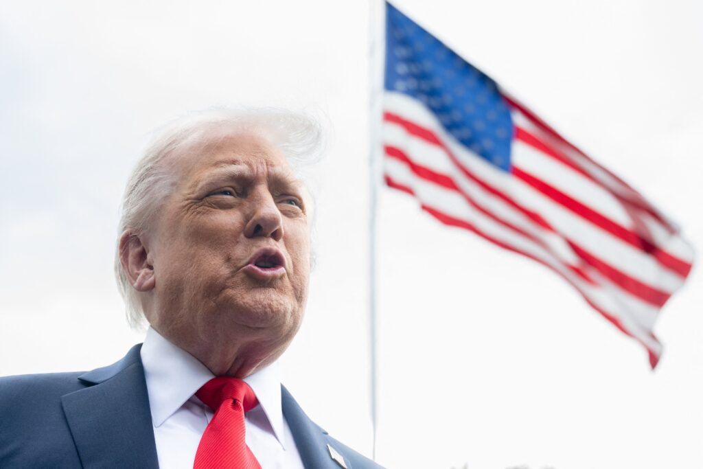 trump-diz-que-militares-dos-eua-afundaram-outro-barco-com-‘narcotraficantes’-no-caribe