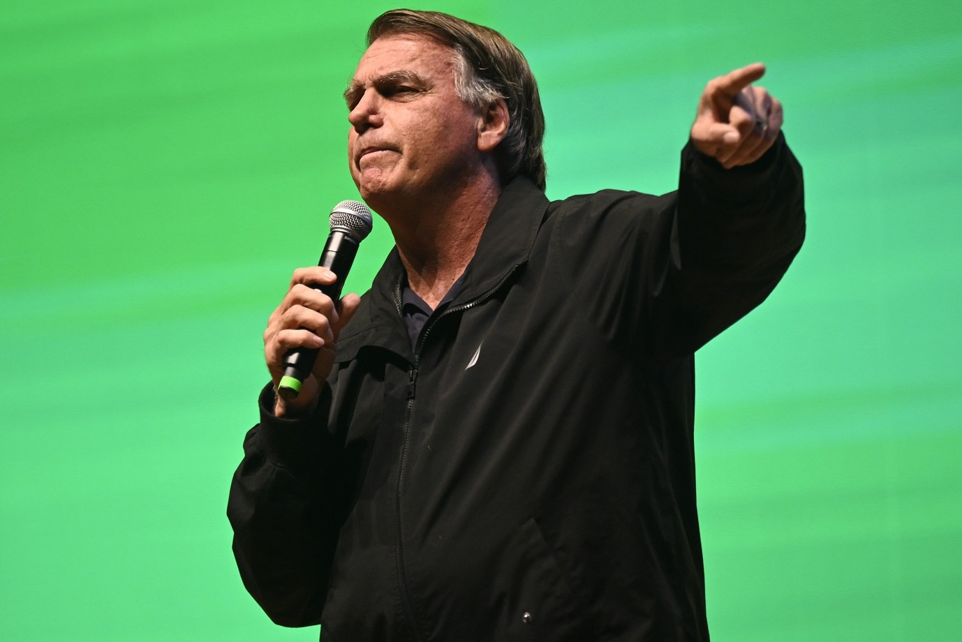 defesa-de-bolsonaro-pede-revogacao-de-prisao-domiciliar-e-uso-de-redes-sociais-ao-stf