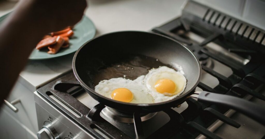 panelas-antiaderentes-estao-causando-briga-entre-famosos;-entenda