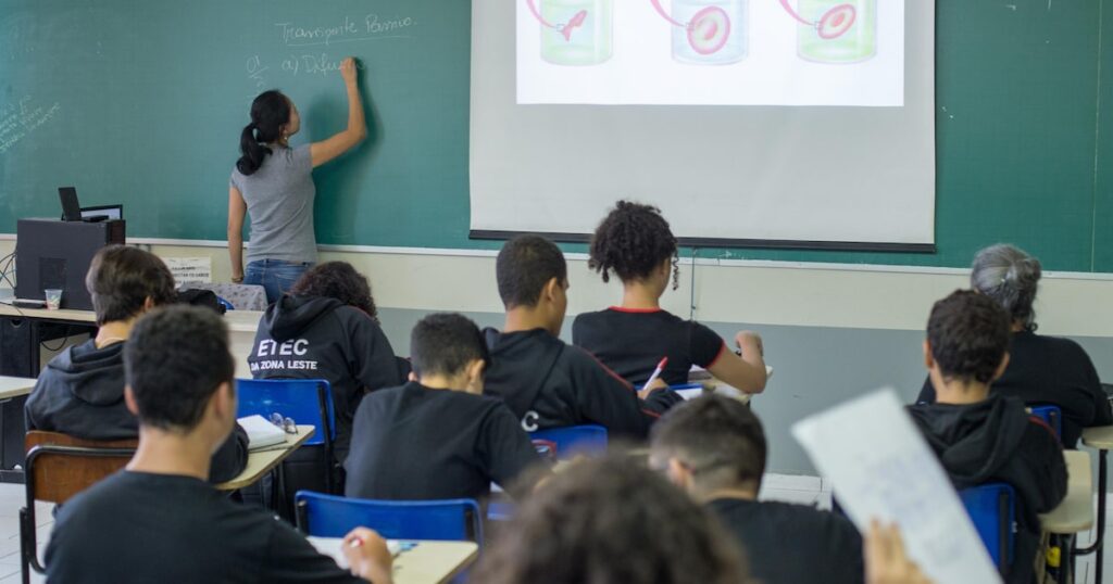 quais-sao-os-cursos-que-preparam-profissionais-para-a-transicao-verde?-‘risco-de-ficar-obsoleto’