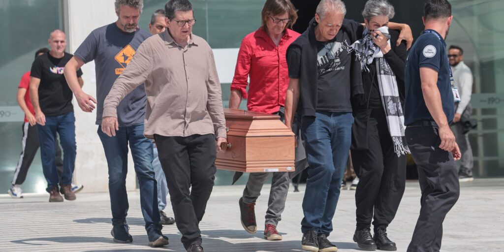 familiares,-amigos-e-politicos-se-despedem-de-paulo-frateschi-na-alesp