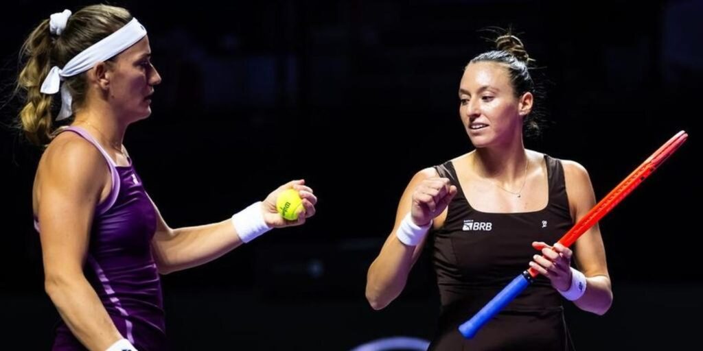 stefani-e-babos-perdem-na-decisao-e-ficam-com-o-vice-no-wta-finals