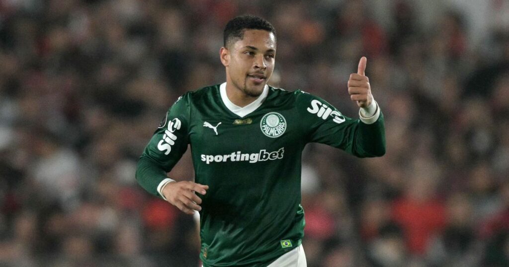 palmeiras-faz-acordo-com-stjd,-e-vitor-roque-fica-livre-de-punicao-por-post