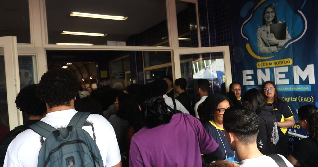 enem-2025:-segundo-dia-de-provas-tem-questoes-sobre-usain-bolt-e-criacao-do-ozempic