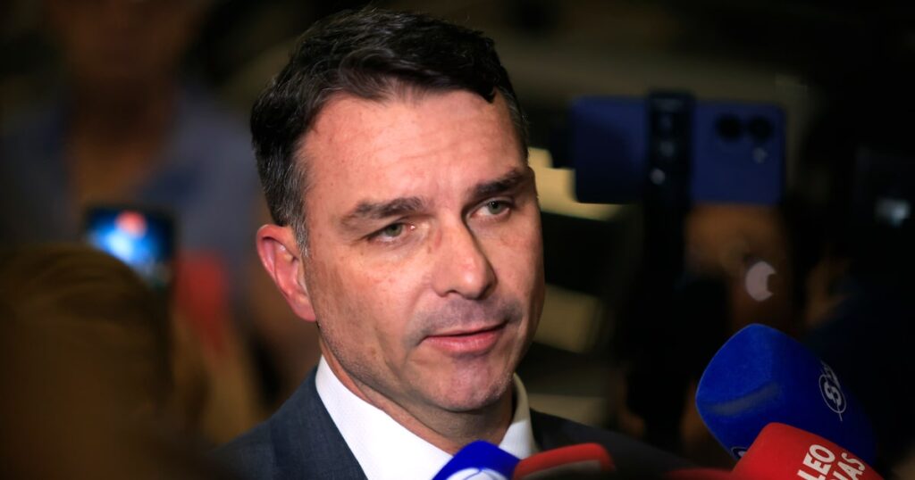 flavio-bolsonaro-critica-divulgacao-de-video-da-tornozeleira:-‘ignorou-provas’