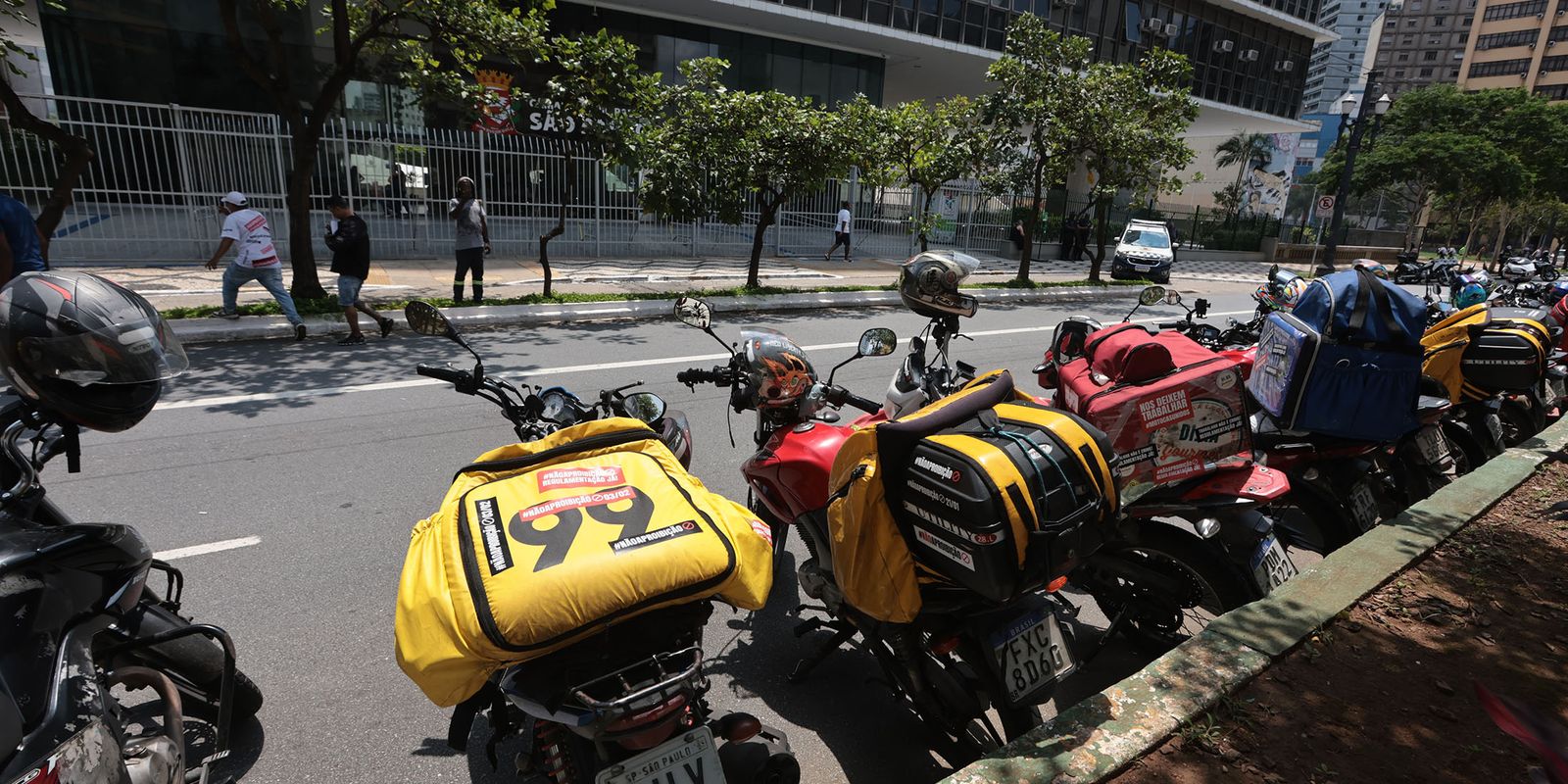 prefeitura-de-sp-pede-mais-prazo-para-liberacao-de-mototaxis-na-cidade