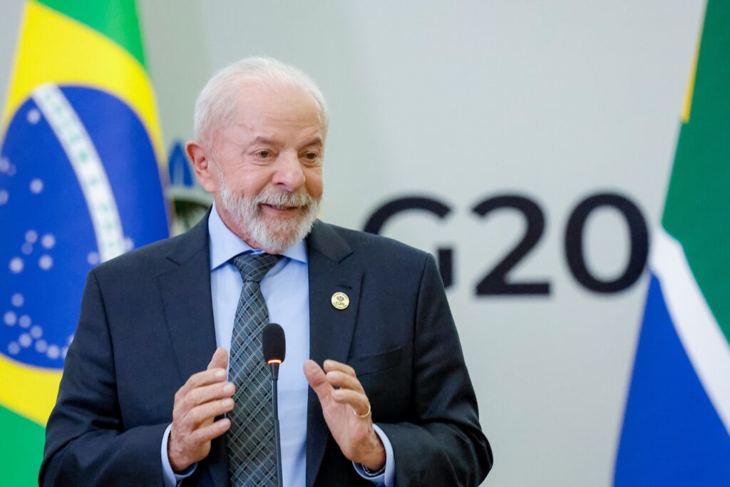 lula-fala-que-dinheiro-‘extra’-com-isencao-do-ir-pode-virar-uma-tv-para-assistir-a-copa