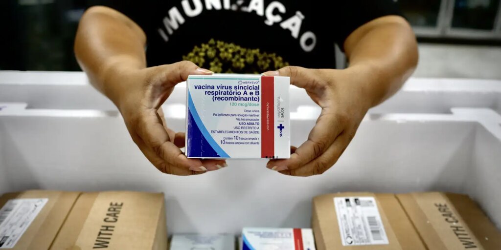 governo-comeca-a-distribuir-vacina-contra-virus-sincicial-respiratorio