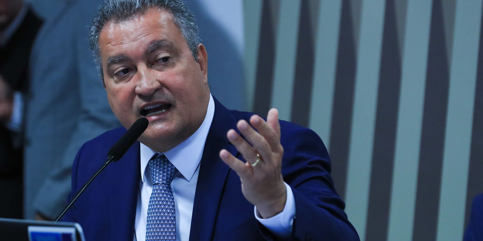 agenda-economica-e-social-do-governo-priorizou-maioria,-diz-rui-costa