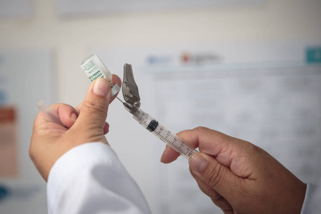 vacinacao-continua-na-fase-adulta;-saiba-quais-imunizantes-tomar