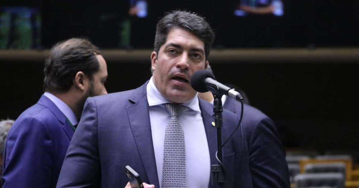 otto-alencar-filho-renuncia-ao-mandato-de-deputado-federal-e-camara-convoca-charles-fernandes