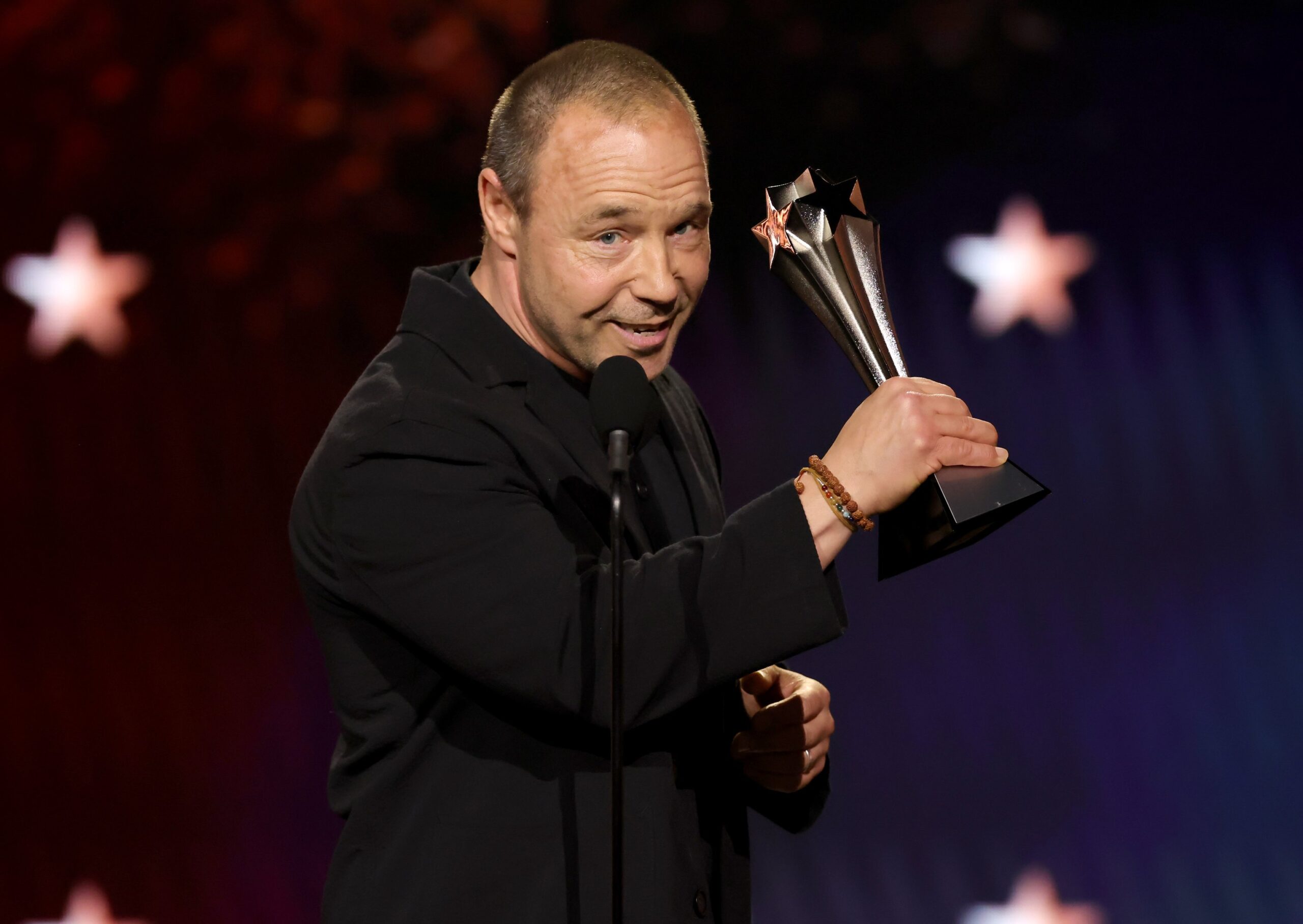 critics-choice-awards-2026:-veja-onde-assistir-as-series-vencedoras