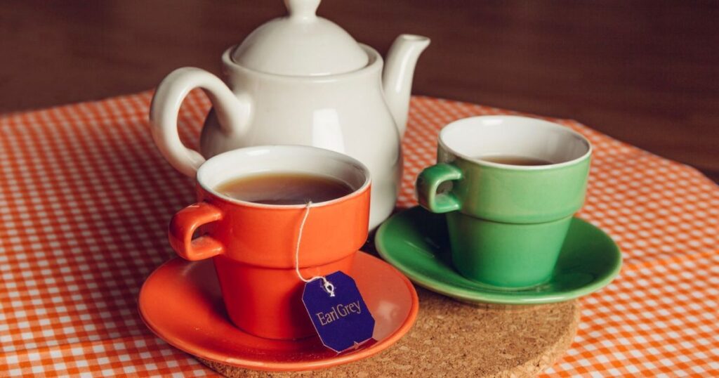 cafe-ou-cha:-qual-fortalece-e-qual-enfraquece-seus-ossos?-entenda