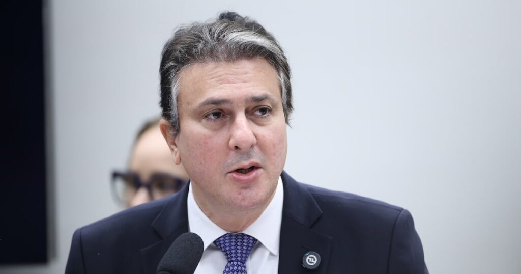 governo-lula-promete-solucao-para-evitar-reajuste-perto-de-zero-para-professor-em-ano-eleitoral