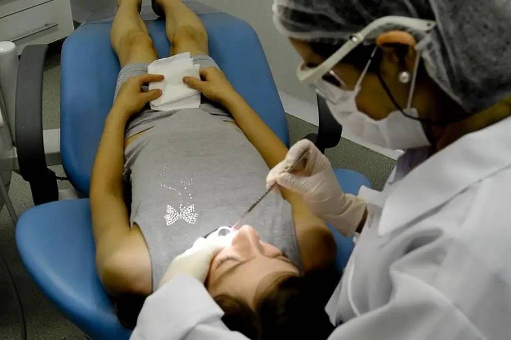 verao-eleva-riscos-para-cancer-de-labio,-que-causa-deformacoes-na-boca;-saiba-como-se-prevenir