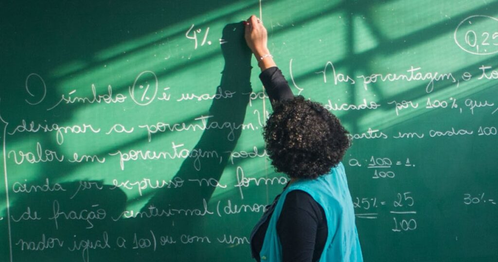 lula-sanciona-lei-do-‘mais-professores’,-com-bolsas-para-estudantes-de-licenciatura