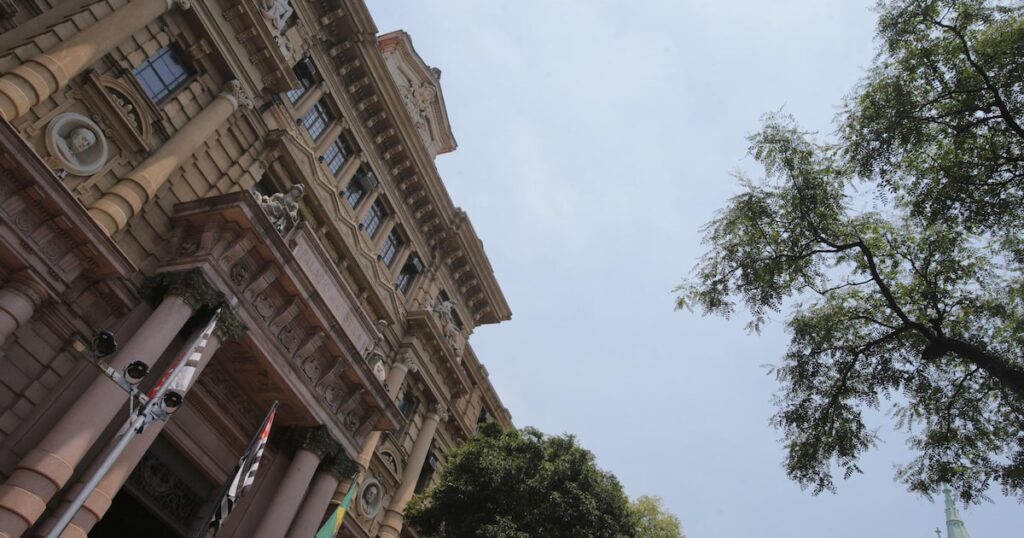 tribunal-condena-cinco-‘curandeiros’-que-pegaram-r$-250-mil-de-mulher-por-servicos-de-‘purificacao’