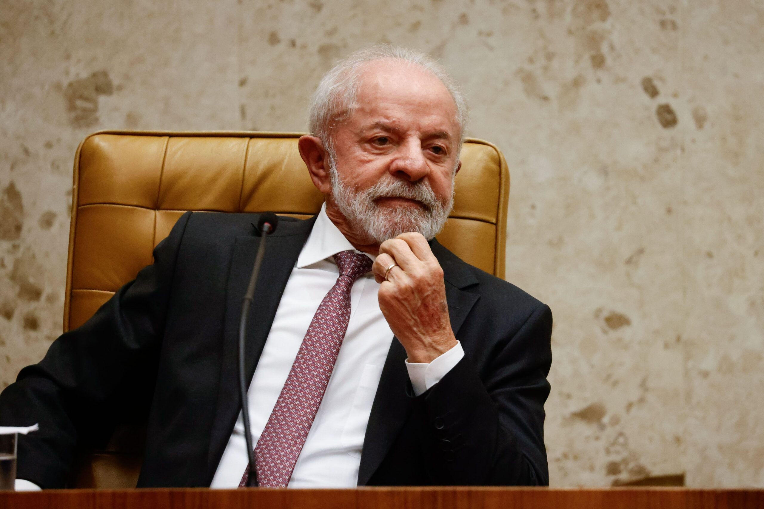 lula-e-desaprovado-por-51,4%-e-aprovado-por-46,6%,-aponta-pesquisa-meio/ideia