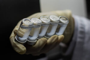 sem-vacinas-proprias,-brasil-fica-para-tras-na-corrida-vacinal-mundial