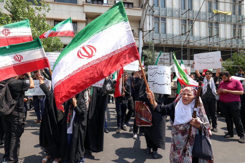 ira-lanca-misseis-contra-base-com-tropas-dos-eua-na-arabia-saudita