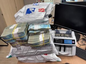 homem-saca-r$-2,7-milhoes-e-pf-prende-grupo-que-chegou-de-jatinho-para-buscar-dinheiro-no-recife