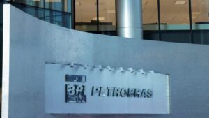 petrobras-anuncia-renuncia-de-presidente-do-conselho-de-administracao