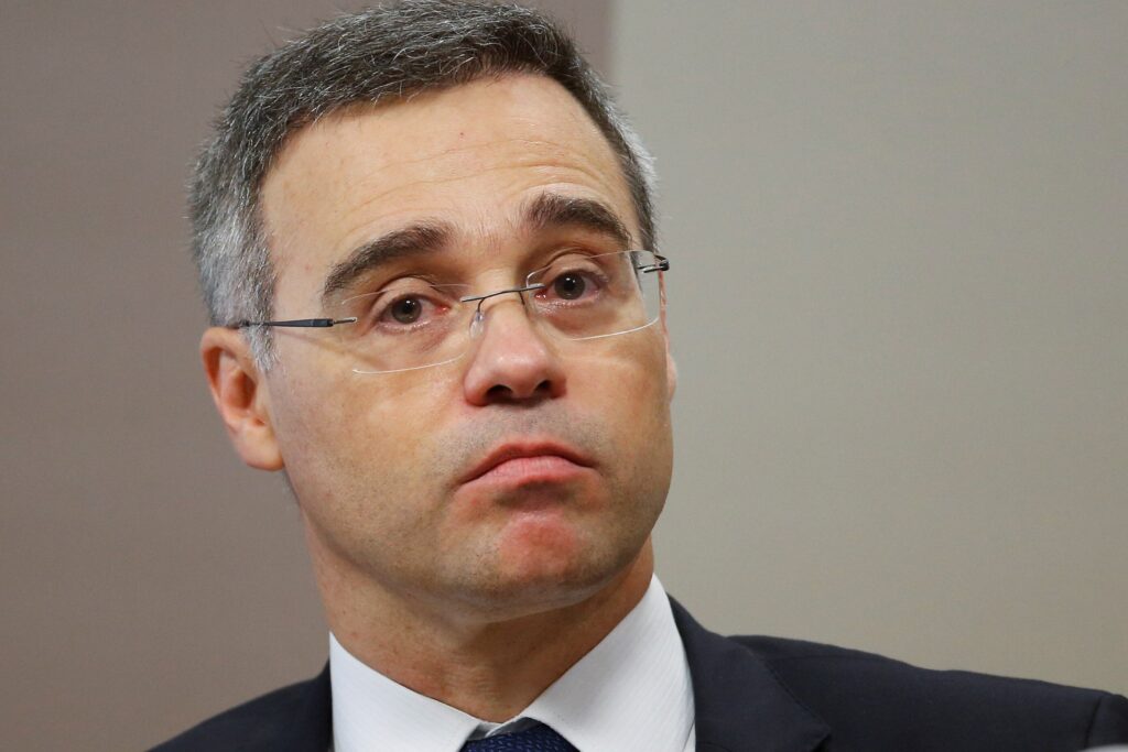 mendonca-e-sorteado-relator-de-queixa-crime-de-bolsonaro-contra-janones-no-stf