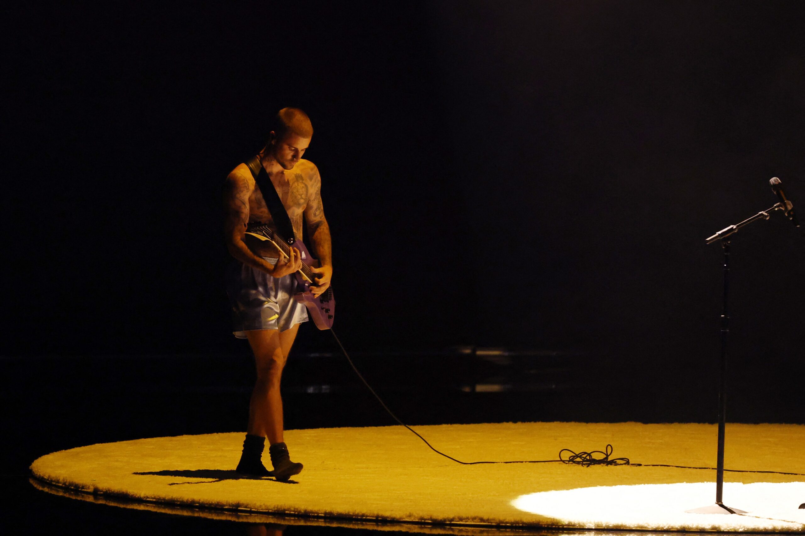 justin-bieber:-como-apresentacao-inusitada-gerou-debate-sobre-shows-pop-e-privilegio-masculino