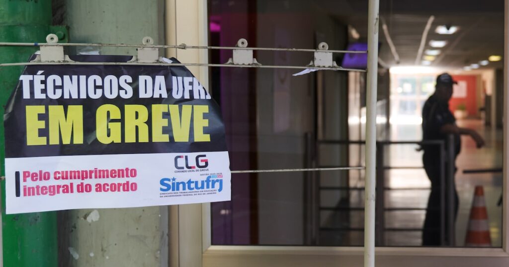 greve-atinge-mais-de-50-universidades-federais;-entenda-disputa-entre-servidores-e-governo-lula