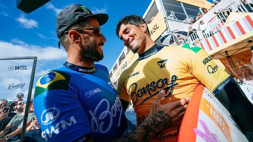 filipe-toledo-domina-gabriel-medina-e-avanca-nas-oitavas-em-gold-coast