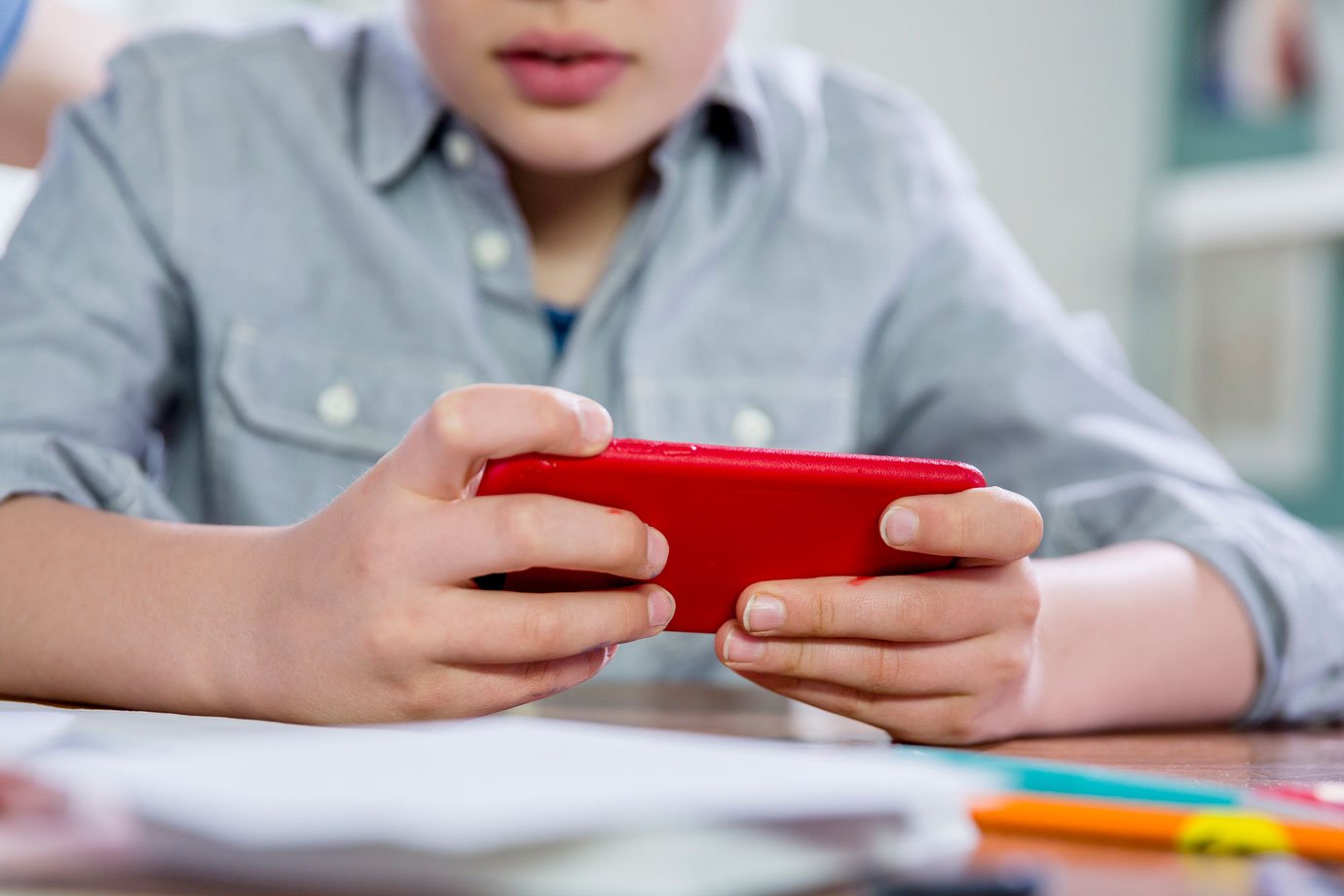 melhores-celulares-para-crianca:-5-modelos-com-controle-parental-e-boa-durabilidade