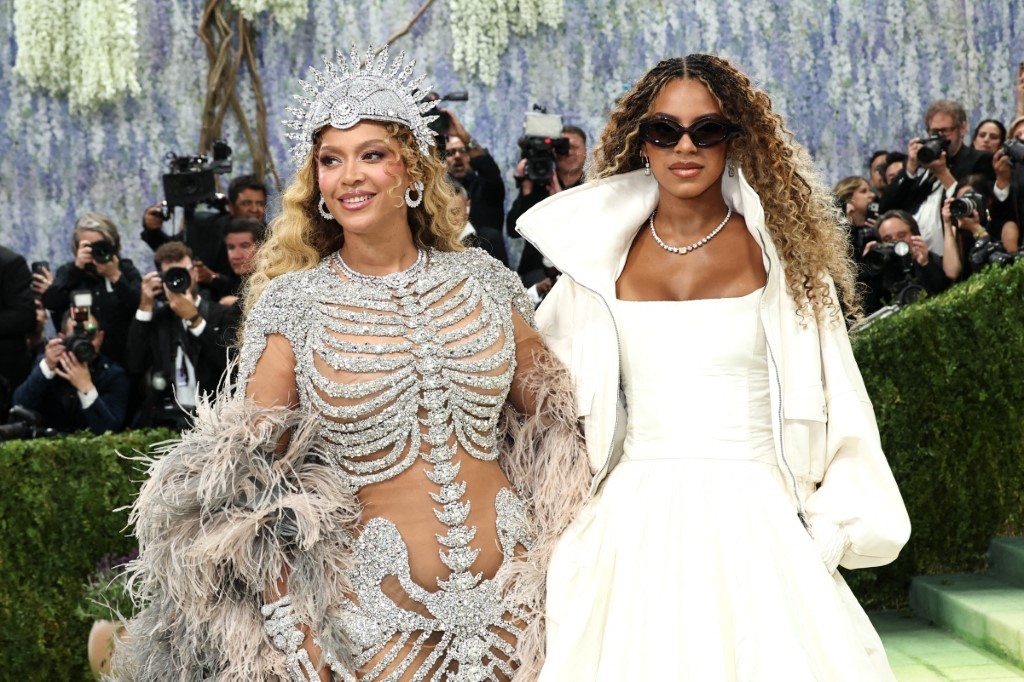 mae-de-beyonce-sobre-estreia-da-neta-no-met-gala:-‘foi-um-deja-vu’