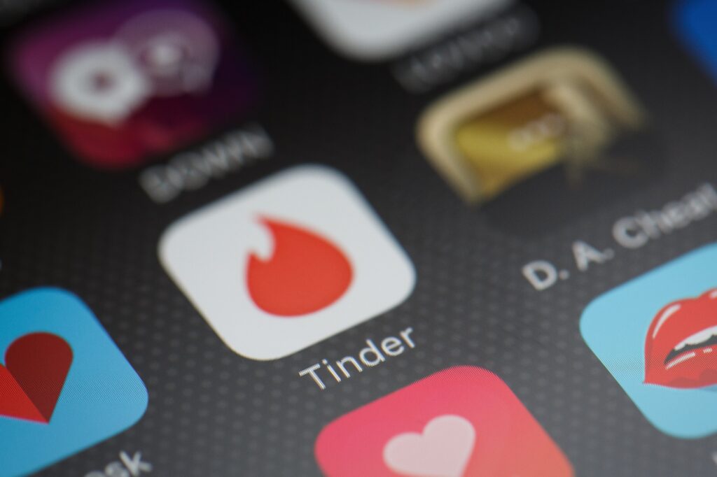 ceo-do-tinder-diz-que-apps-de-namoro-‘intimidam’-a-geracao-z