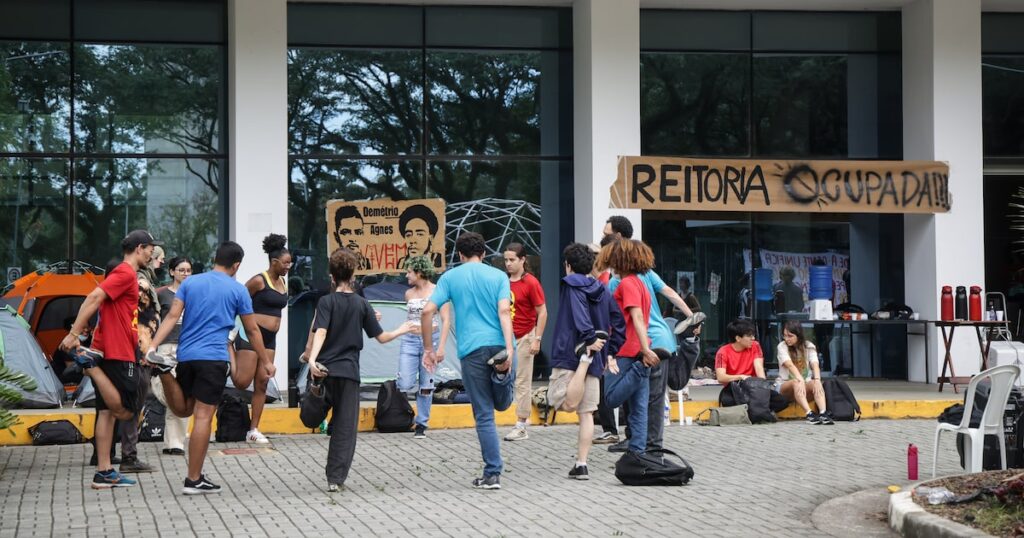 greve-na-usp:-invasao-a-reitoria-ja-dura-50h-e-estudantes-planejam-dia-das-maes:-‘nao-vamos-ceder’