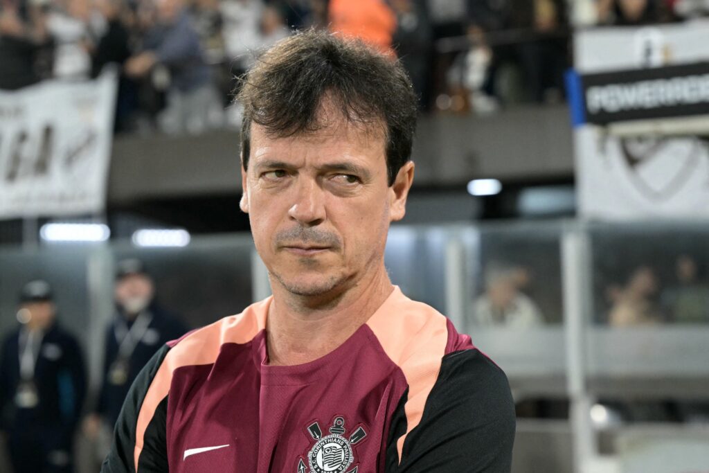 trio-ofensivo-vira-simbolo-da-nova-fase-do-corinthians-com-diniz