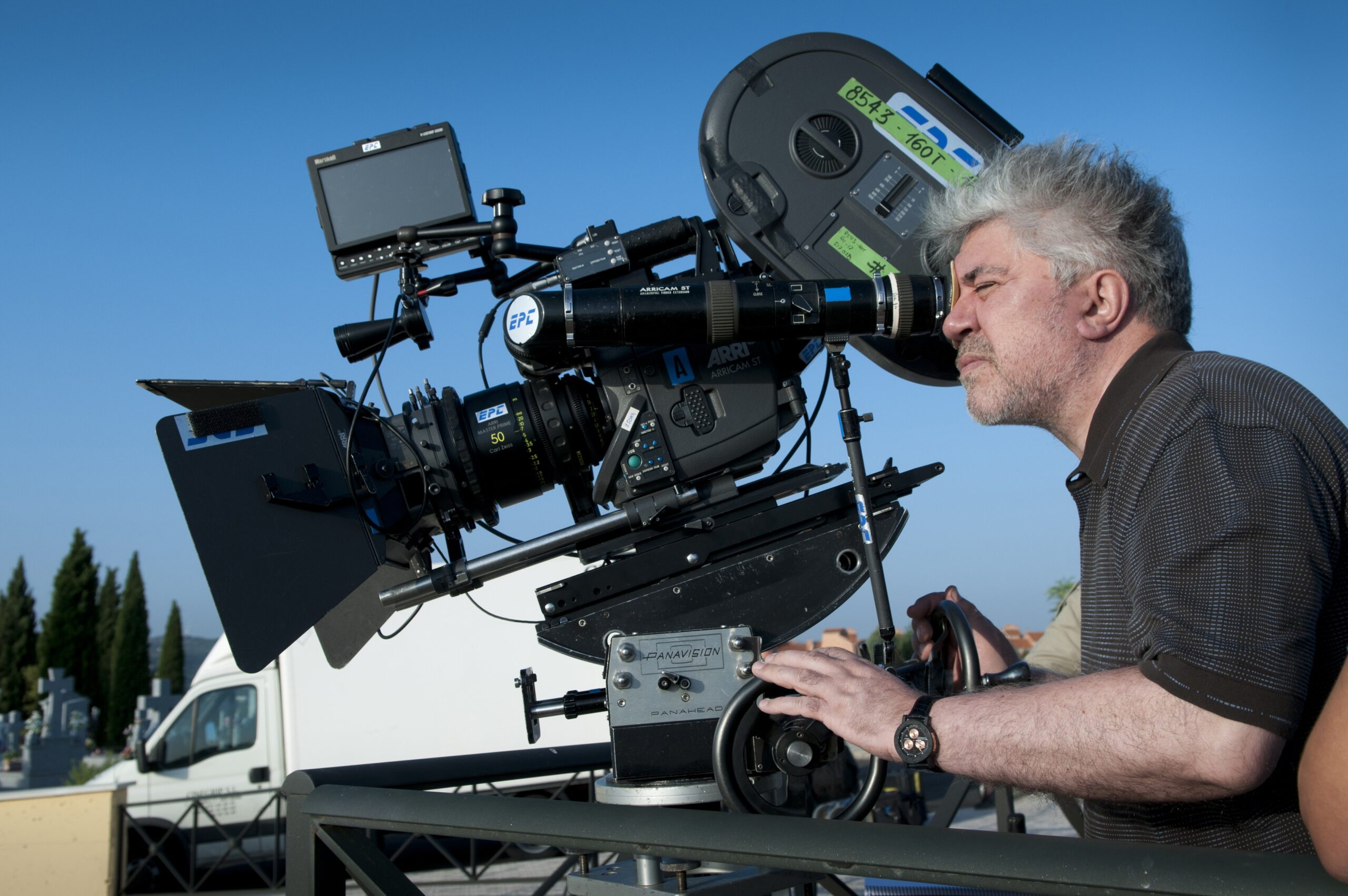 almodovar-chama-donald-trump-de-‘monstro’-e-diz-que-artistas-tem-dever-de-se-posicionar