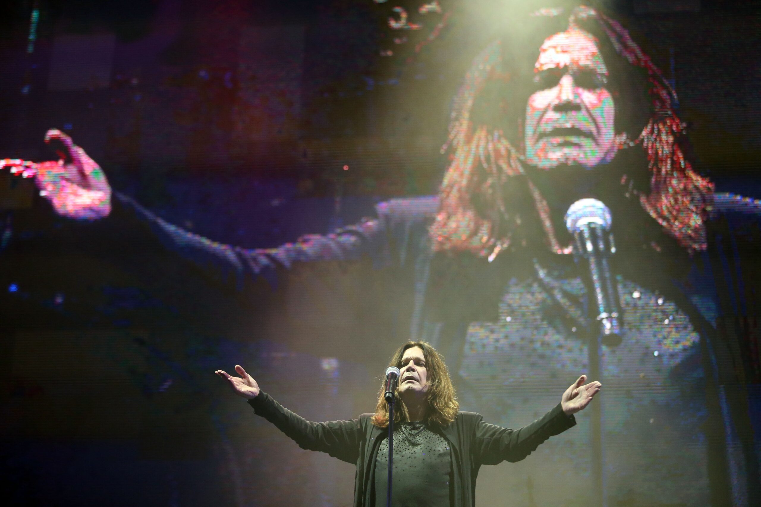 filho-de-ozzy-osbourne-se-defende-apos-ser-detonado-por-citar-criacao-de-avatar-do-pai-feito-por-ia